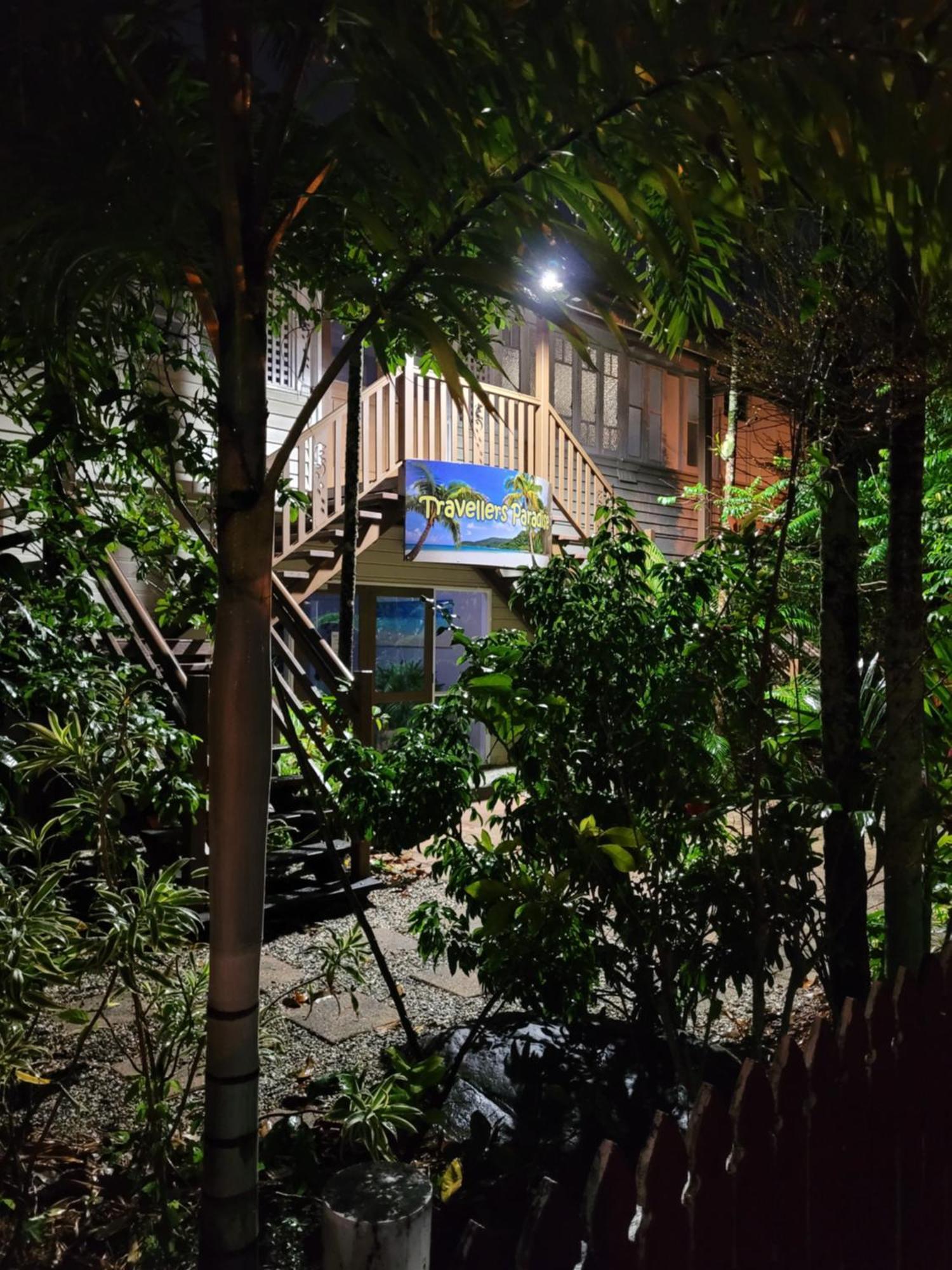Travellers Paradise Кернс Екстериор снимка The Treehouse at the National Museum of Natural History