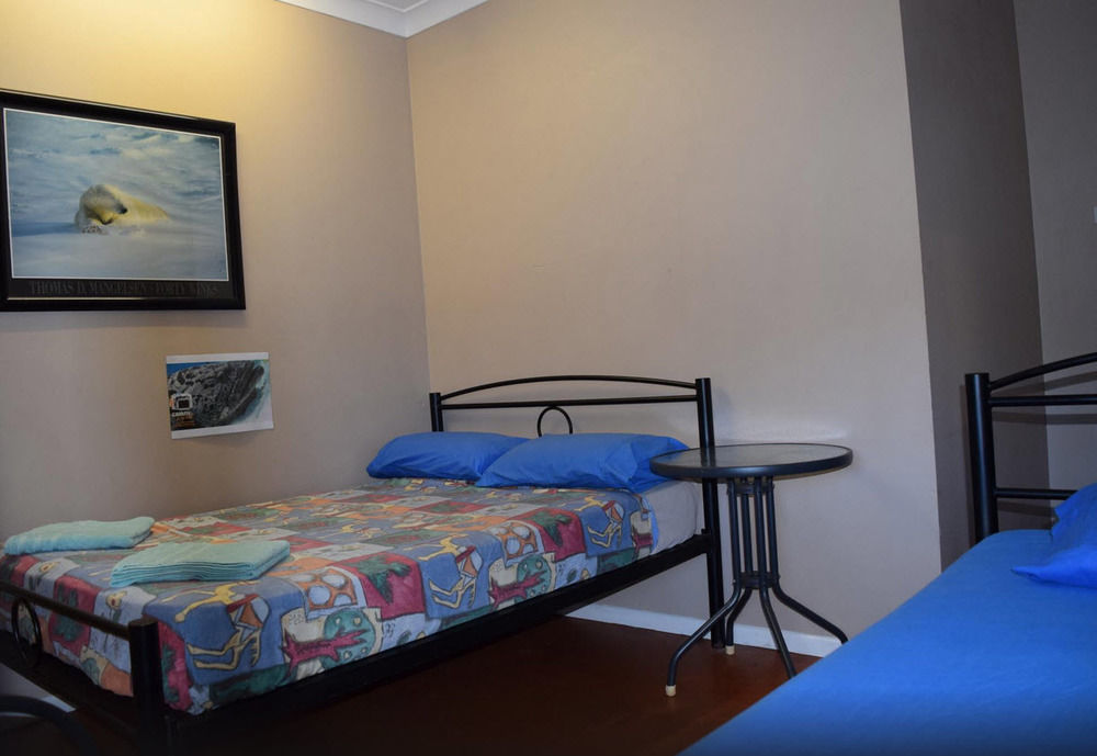 Travellers Paradise Кернс Екстериор снимка A room at the hostel
